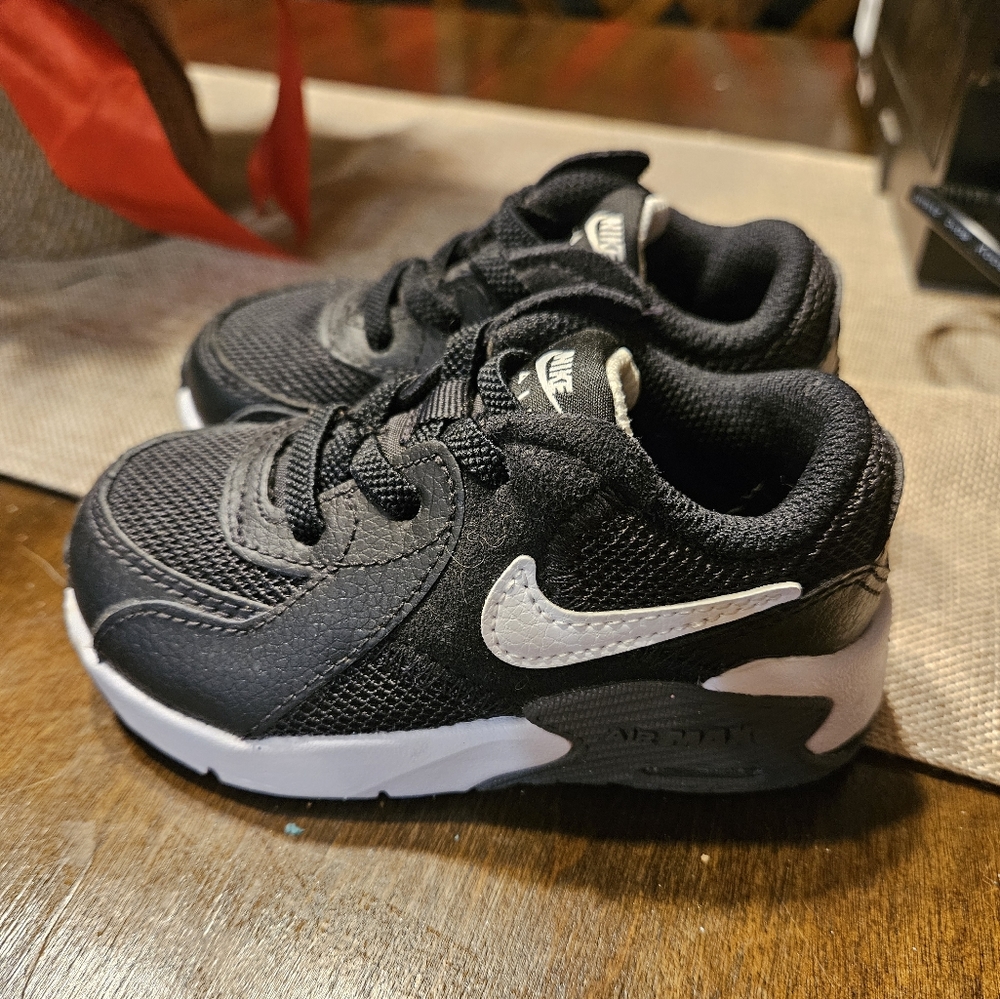 Nike AirMax Size 6 Toddler Shoes